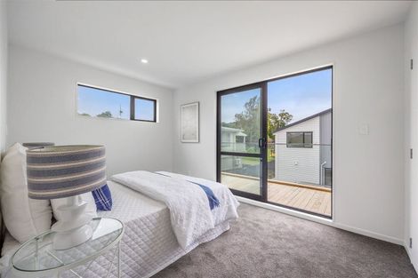 Photo of property in 49b Golf Road, New Lynn, Auckland, 0600