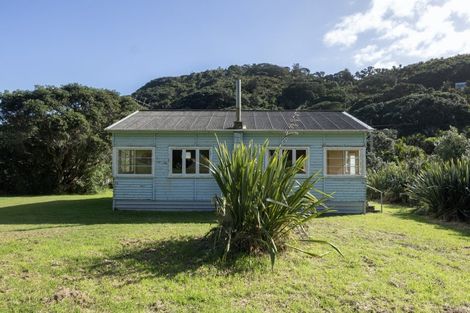 Photo of property in 118 Garden Road, Piha, 0772