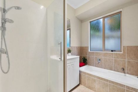 Photo of property in 17a Valley Road, Waiuku, 2123