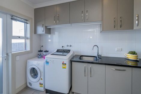 Photo of property in 15 Okarito Avenue, Levin, 5510