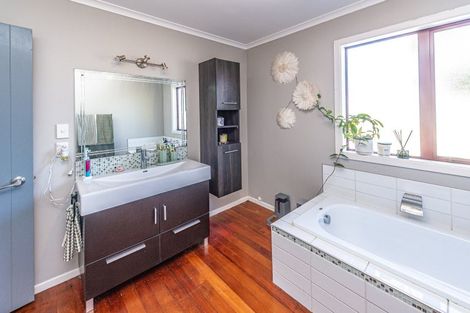 Photo of property in 153 Kakaramea Road, Kakaramea, Patea, 4598