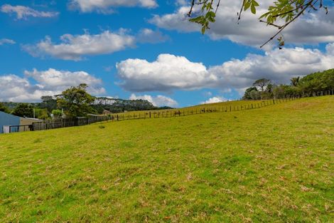Photo of property in 14b Wairere Road, Waitakere, Henderson, 0782