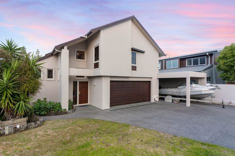 Photo of property in 1173 Papamoa Beach Road, Papamoa Beach, Papamoa, 3118