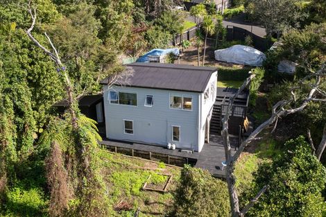 Photo of property in 5 Fairmount Road, Titirangi, Auckland, 0604