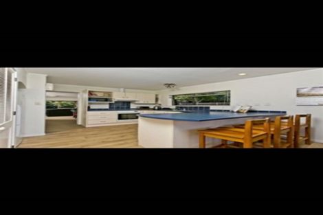 Photo of property in 13 King Richard Place, Browns Bay, Auckland, 0630