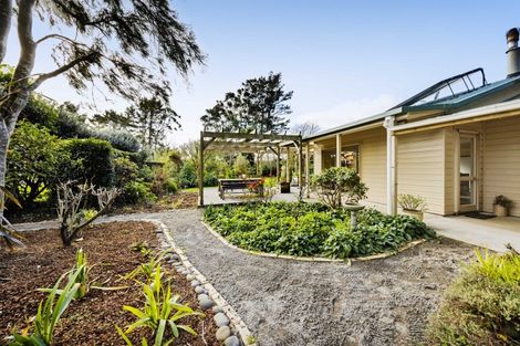 Photo of property in 164 Cross Road, Lepperton, New Plymouth, 4373