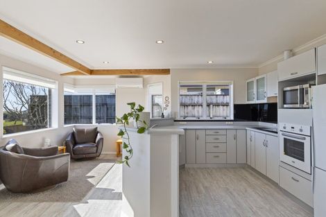 Photo of property in 2/13 Chatswood Grove, Fitzroy, New Plymouth, 4312