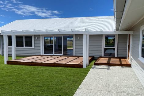 Photo of property in 156 Kupe Drive, Whitianga, 3510