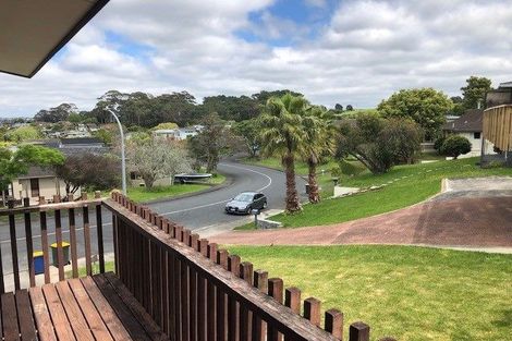 Photo of property in 1/104 Ravenwood Drive, Forrest Hill, Auckland, 0620