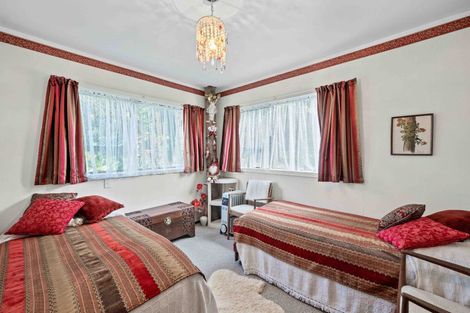 Photo of property in 48 Pokapu Street, Titirangi, Auckland, 0600