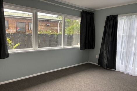 Photo of property in 3 Mackwood Place, Birkdale, Auckland, 0626