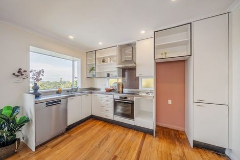 Photo of property in 3 Mertoun Terrace, Highbury, Wellington, 6012