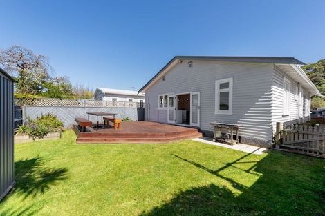 Photo of property in 24 Riddlers Crescent, Petone, Lower Hutt, 5012