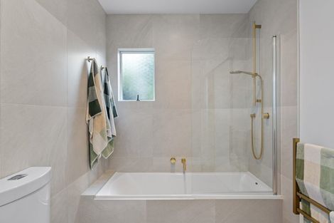 Photo of property in 3/16 Gatman Street, Birkdale, Auckland, 0626