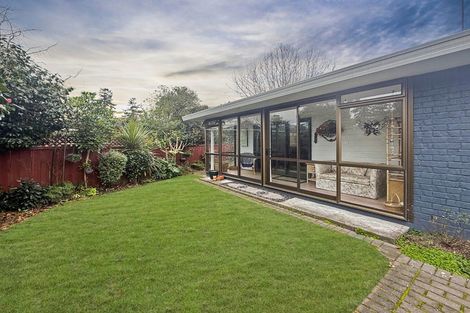 Photo of property in 1/7 Kathleen Place, Rainbow Point, Taupo, 3330