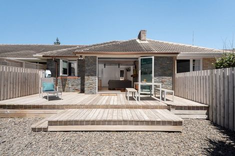 Photo of property in 2/54 Marine Parade, Mount Maunganui, 3116