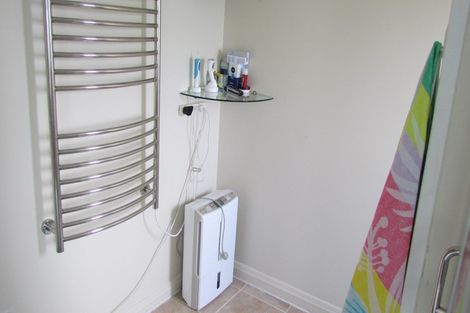Photo of property in 1/20 Tetrarch Place, Totara Vale, Auckland, 0629