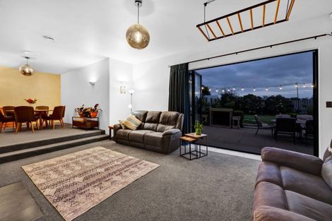 Photo of property in 35 Maire Street, Hawera, 4610