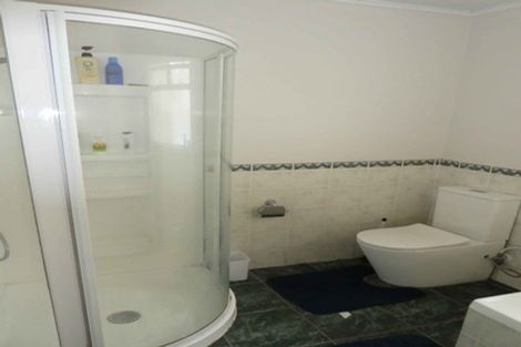 Photo of property in 25c Thornlow Street, Glendene, Auckland, 0602