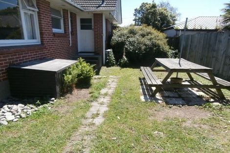 Photo of property in 2/12 Roslyn Avenue, Mairehau, Christchurch, 8052