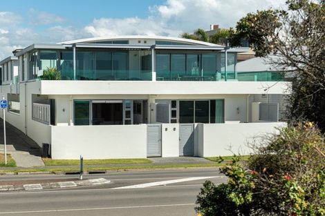 Photo of property in 135 Marine Parade, Mount Maunganui, 3116