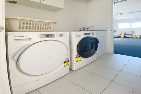 Photo of property in 44 Khouri Avenue, Karori, Wellington, 6012