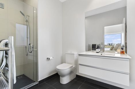 Photo of property in 5 Horomia Road, Karaka, Papakura, 2113