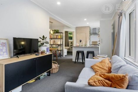 Photo of property in 10 Governor Road, Northland, Wellington, 6012