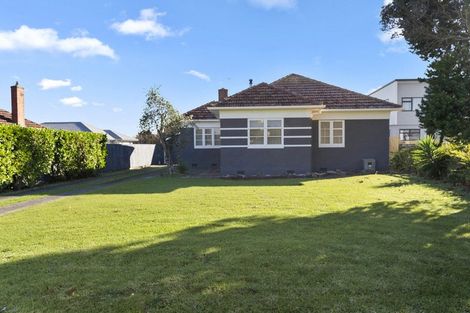 Photo of property in 35 Upjohn Street, Brooklands, New Plymouth, 4310