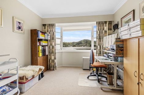 Photo of property in 5 Ridd Crescent, Karori, Wellington, 6012