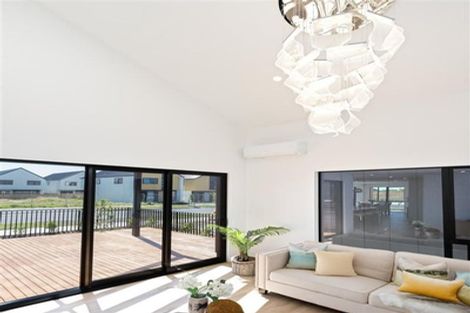 Photo of property in 67 Maungakaraka Road, Karaka, 2580