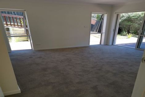 Photo of property in 16 Para Close, Fairview Heights, Auckland, 0632