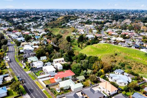 Photo of property in 237 Omata Road, Spotswood, New Plymouth, 4310
