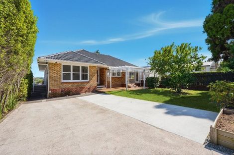 Photo of property in 1/35 Bradbury Road, Botany Downs, Auckland, 2010