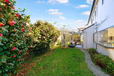 Photo of property in 6 Glucina Avenue, West Harbour, Auckland, 0618