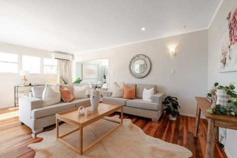 Photo of property in 3 Gladys Avenue, Glenfield, Auckland, 0629