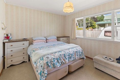 Photo of property in 8 Feltham Street, Hunterville, 4730