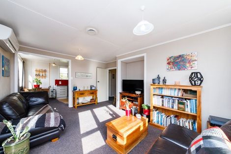 Photo of property in 5 Kupe Place, Highbury, Palmerston North, 4412