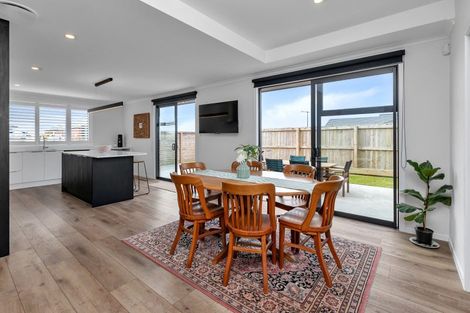 Photo of property in 25 Taurangawaka Road, One Tree Point, 0118