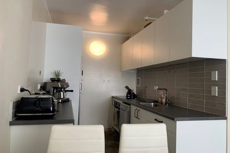 Photo of property in Hobson Court Flats, 42/70u Hobson Street, Thorndon, Wellington, 6011