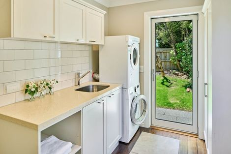 Photo of property in 5 Cheviot Road, Lowry Bay, Lower Hutt, 5013