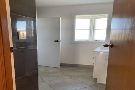 Photo of property in 10 Lloyd Avenue, Papatoetoe, Auckland, 2025