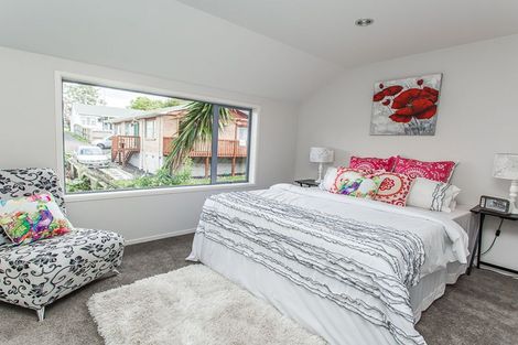 Photo of property in 1b Lynwood Road, New Lynn, Auckland, 0600