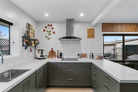 Photo of property in 41 Liverton Crescent, Bishopdale, Christchurch, 8053