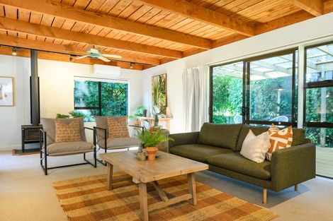 Photo of property in 6 Lincoln Street, Ashhurst, 4810