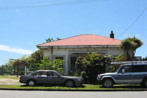 Photo of property in 37 Cobden Street, Westport, 7825