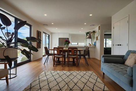 Photo of property in 63 Wairau Road, Oakura, 4314