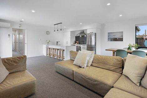 Photo of property in 5 Oka Street, Papamoa Beach, Papamoa, 3118