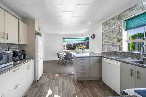 Photo of property in 37 Moa Street, Waikiwi, Invercargill, 9810