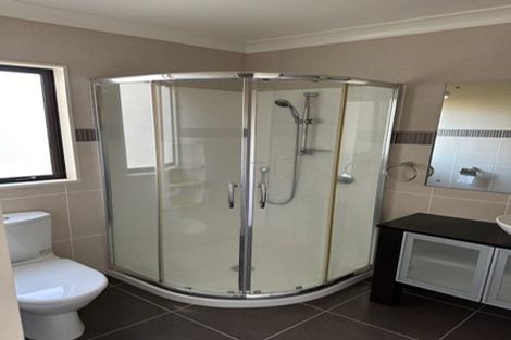 Photo of property in 5 Gibbston Crescent, Flat Bush, Auckland, 2016